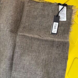 [NWT] Banana Republic 100% Linen Green Scarf